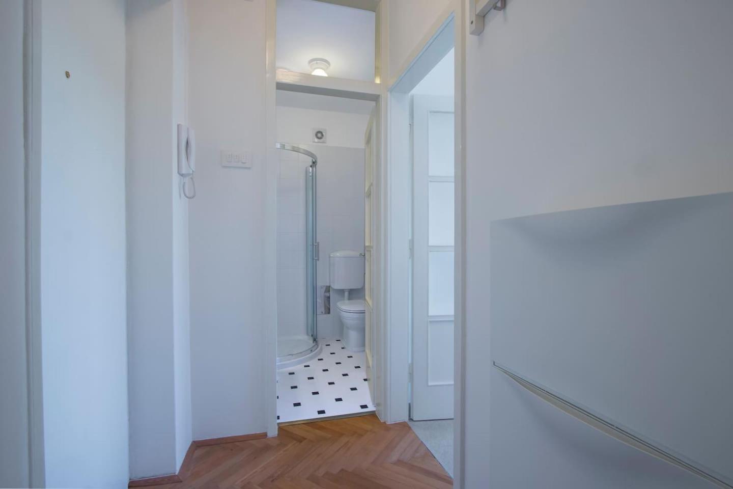 Apartment Cankar พูลา ภายนอก รูปภาพ